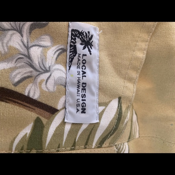 Hawaiian print tote bag with four outside pockets - Picture 3 of 6